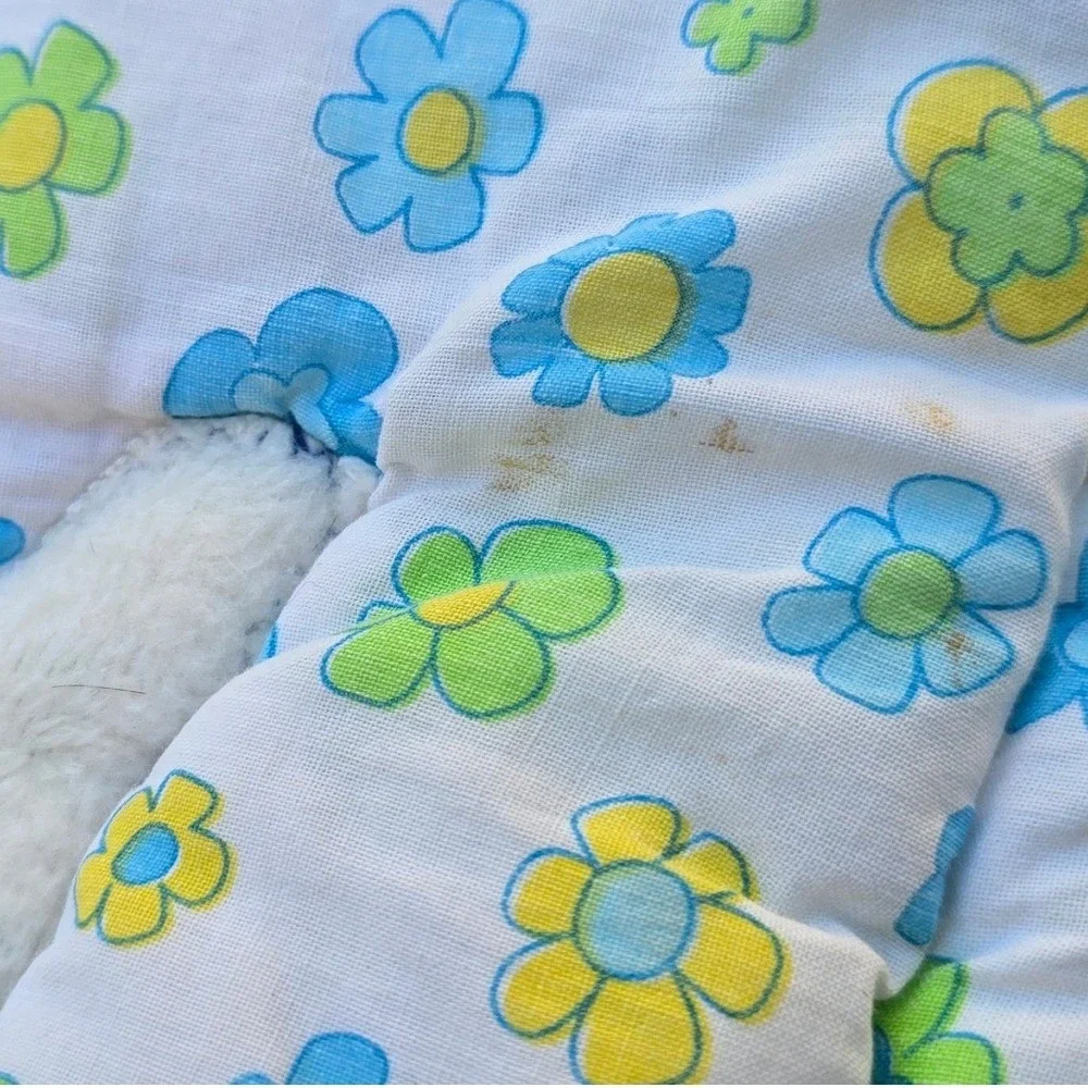 Vintage Handmade Style Animal Patchwork Baby Quilt Floral Eyelet Trim 36x32